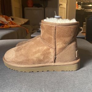 Ugg classic mini